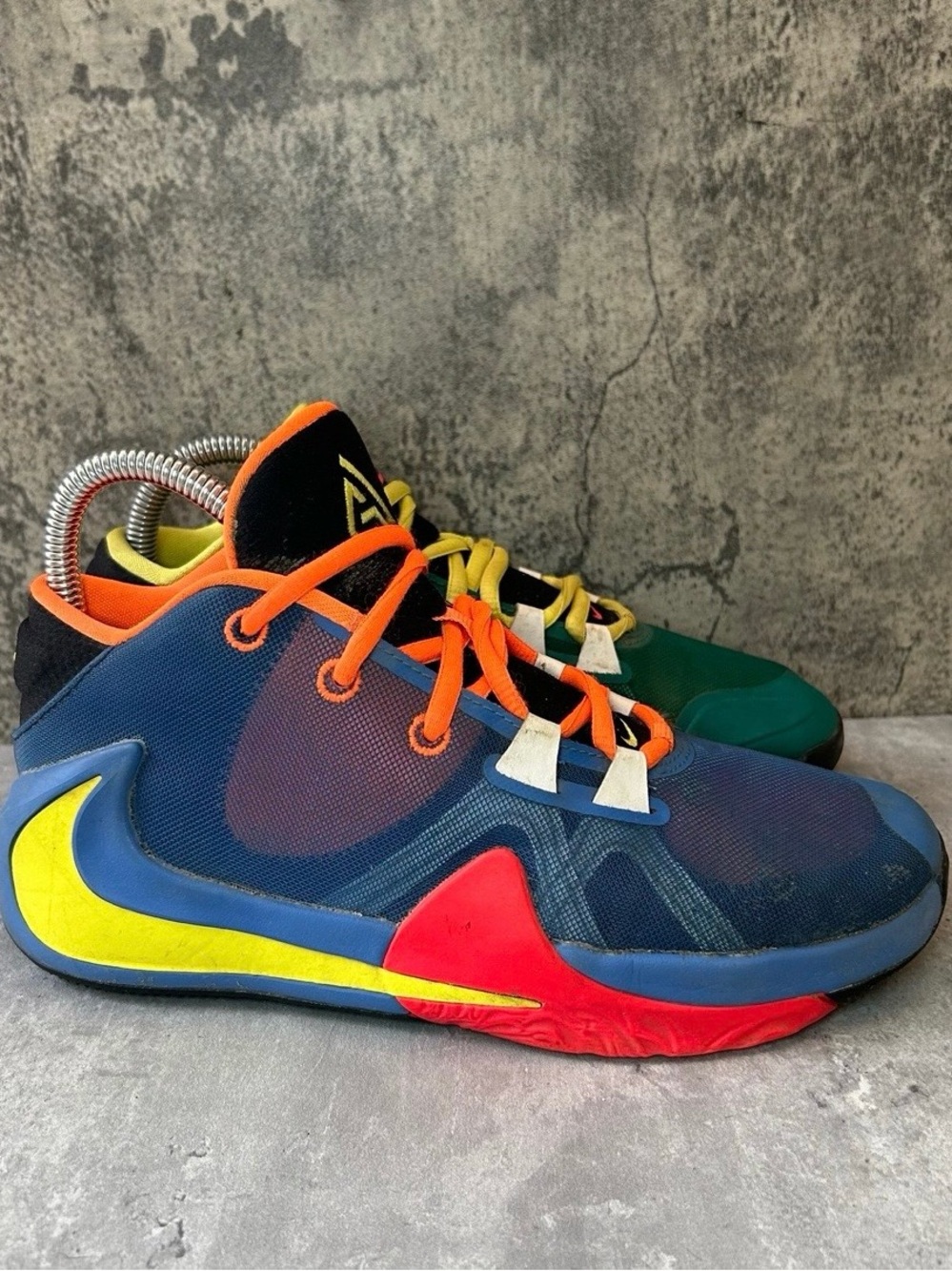 Nike Zoom Freak 1 Basketball Shoes Womens sz 6.5 - multi-colored